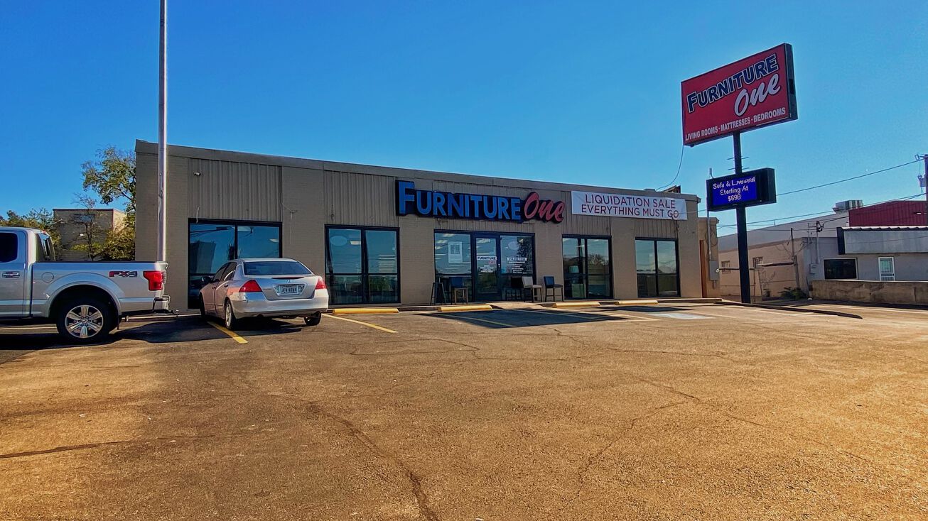 7038 Greenville Ave, Dallas, TX 75231