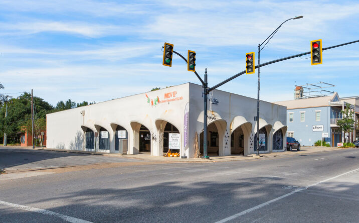 Pictures of Mixed Use, Office property located at 222 E Main St, New Iberia, LA 70560 for sales - image #1