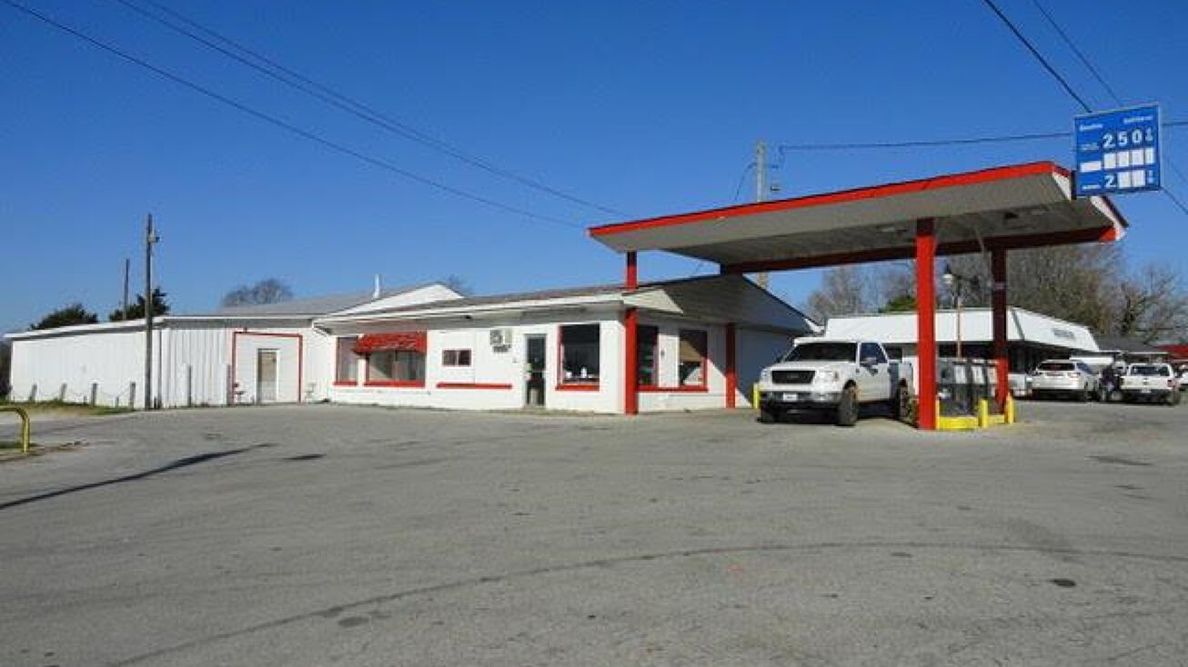 8165 N Dixie Highway, Bonnieville, KY 42713