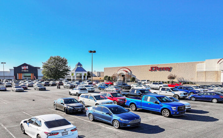 Pictures of Retail property located at 2922 Watson Blvd, Centerville, GA 31028 for sales - image #1