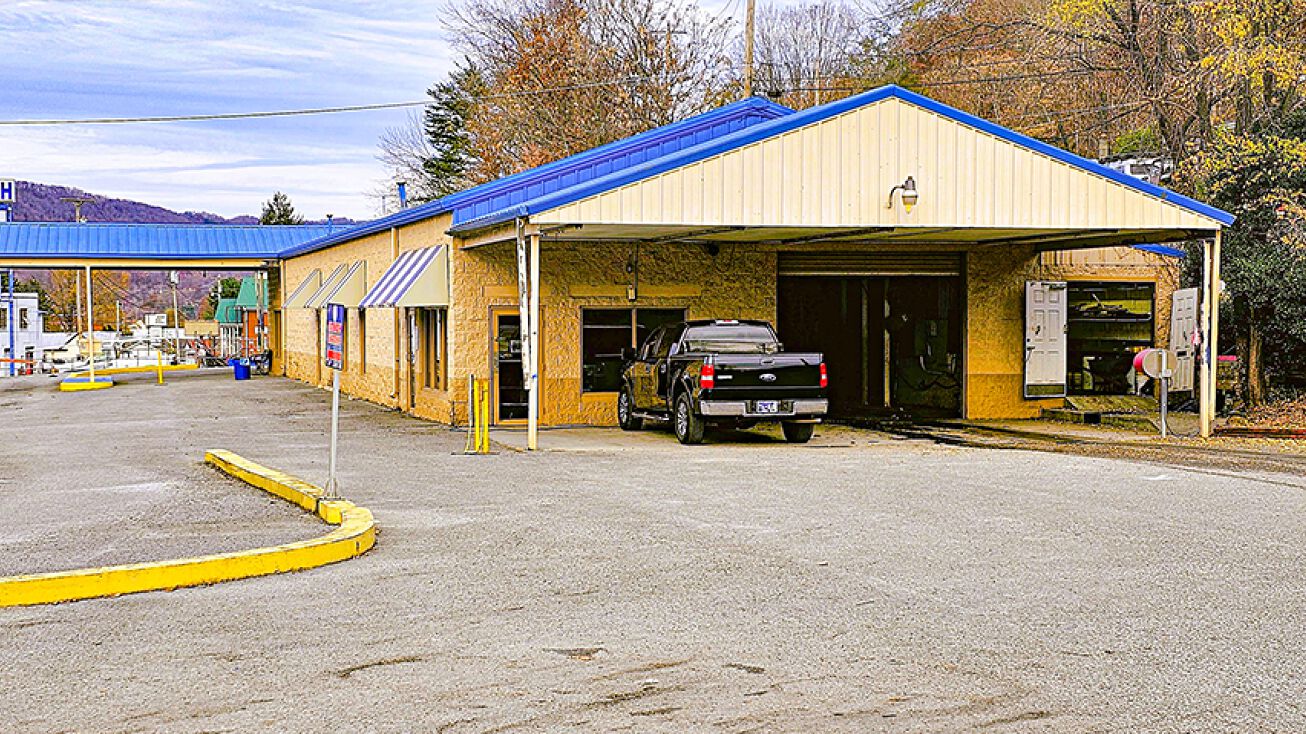 905 Jacksboro Pike, LaFollette, TN 37766