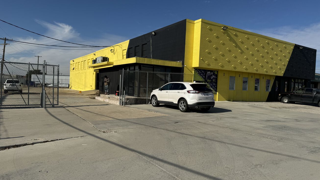 10807 Harry Hines Blvd, Dallas, TX 75220