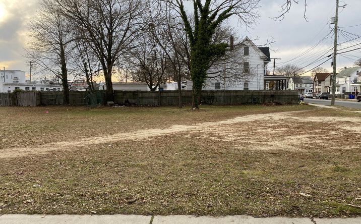 Pictures of Land property located at 424 N 3rd St, Millville, NJ 08332 for sales - image #1
