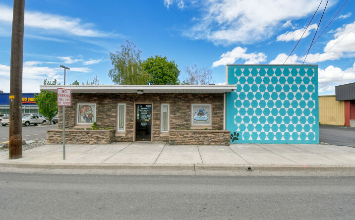 Pictures of Mixed Use, Office, Retail, Special Purpose property located at 1901 SW Court Ave, Pendleton, OR 97801 for sales - image #1