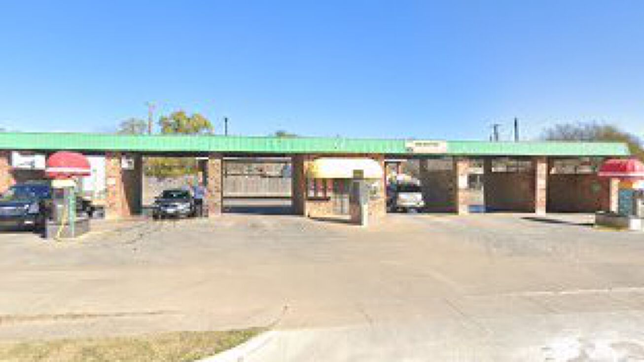 1545 Everman Pkwy, Everman, TX 76140