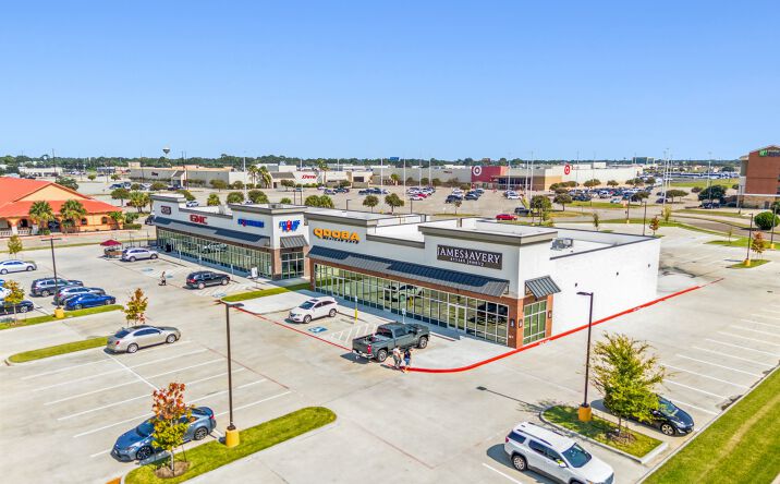 Pictures of Retail property located at 8450 & 8460 Memorial Blvd, Port Arthur, TX 77640 for sales - image #1