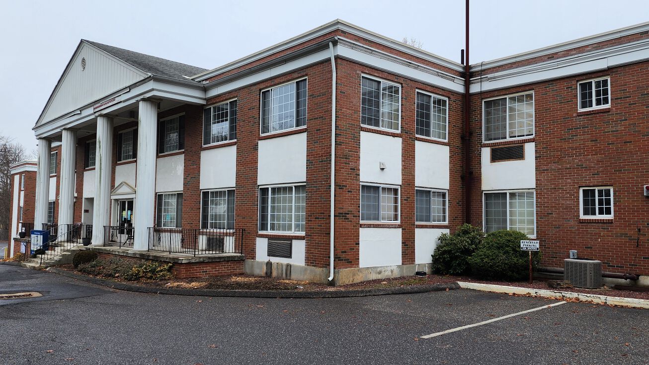 128 Cedar Ave, Waterbury, CT 06705