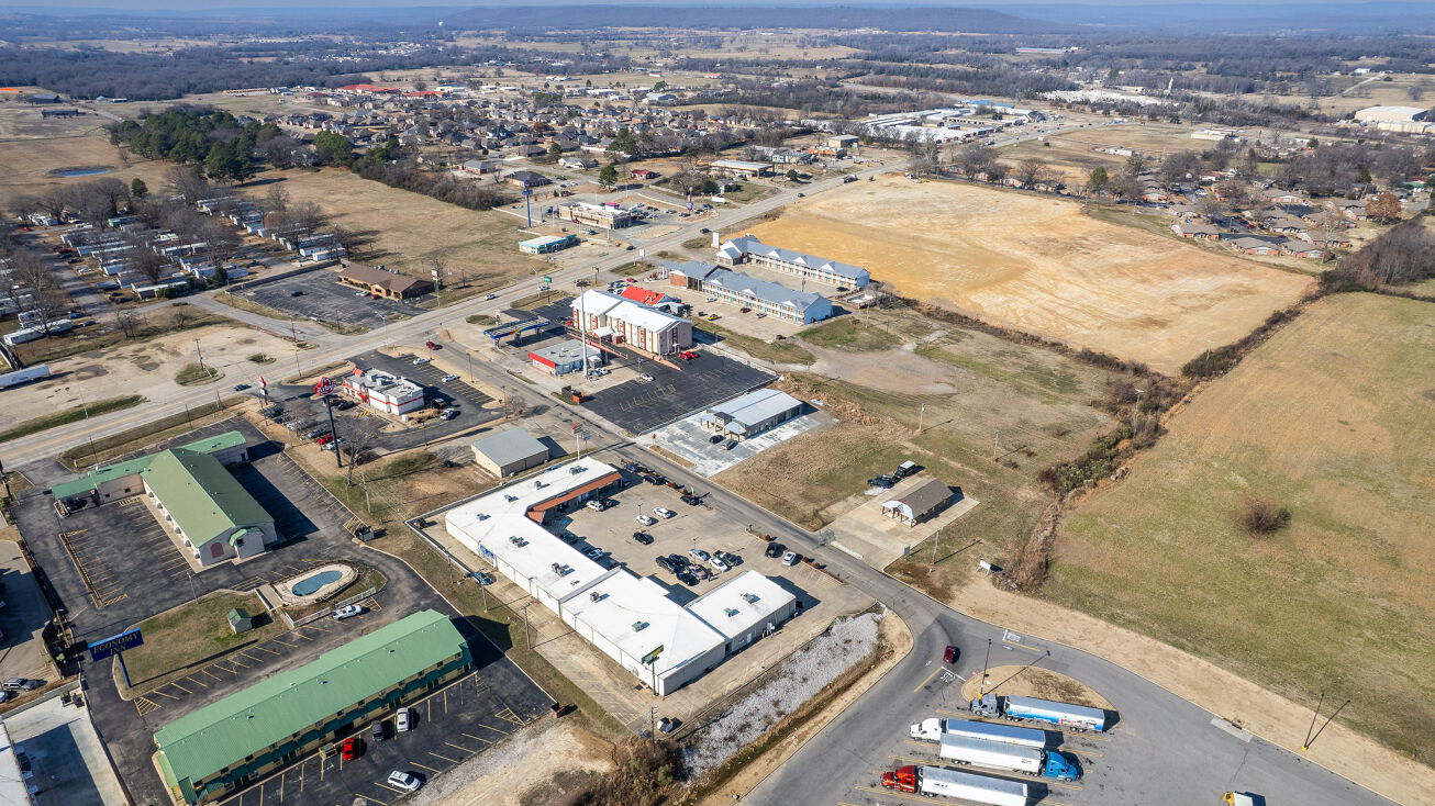 1200 Mentzer Ave, Sallisaw, OK 74955