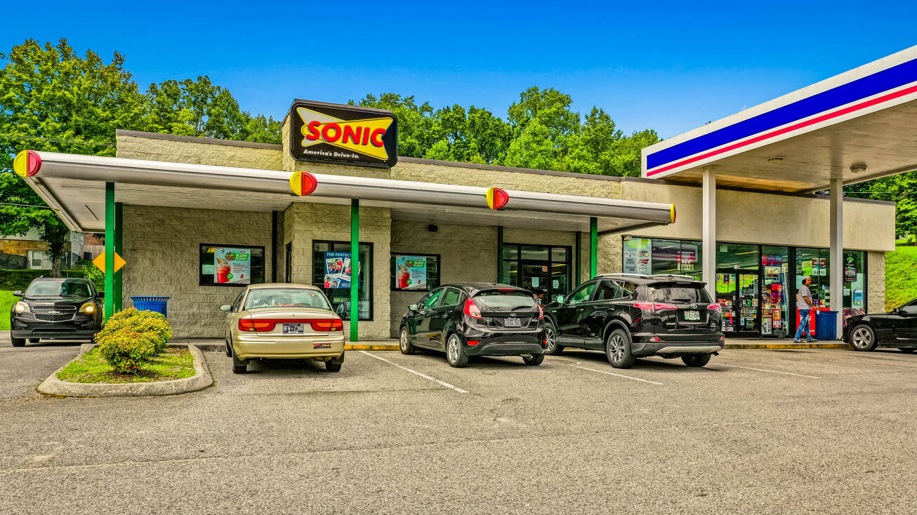 604 N Main St, Rocky Top, TN 37769