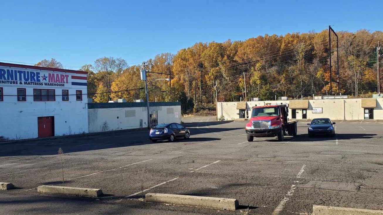 50 Hulmeville Ave, Penndel, PA 19047