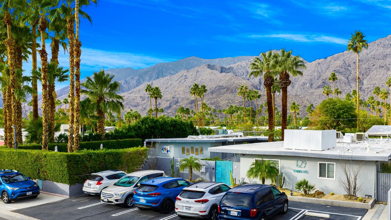 629 S Thornhill Rd, Palm Springs, CA 92264