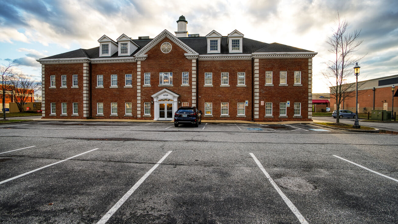 11705 Berry Rd, Waldorf, MD 20603