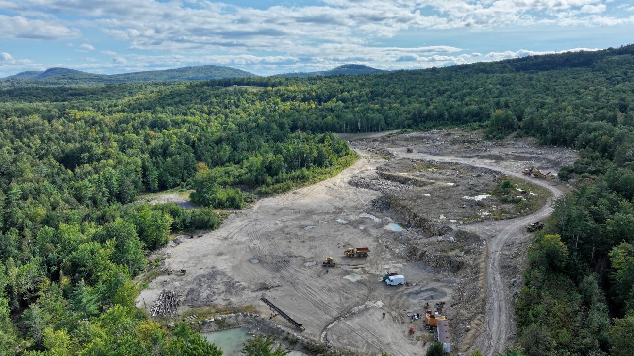 16 Pollys Xing Rd, Ossipee, NH 03864