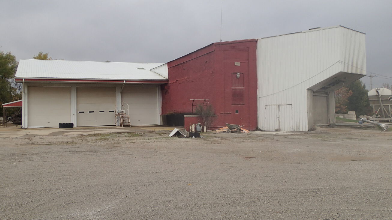 1611 N Kickapoo St, Lincoln, IL 62656