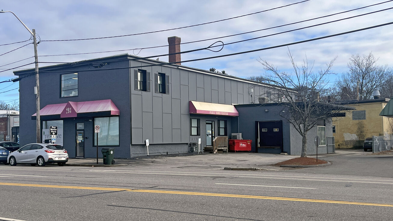 293 Elm St, Manchester, NH 03101