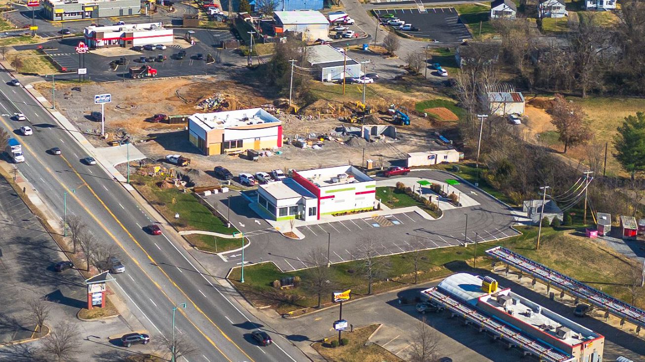 955 N Riverside Dr, Clarksville, TN 37040