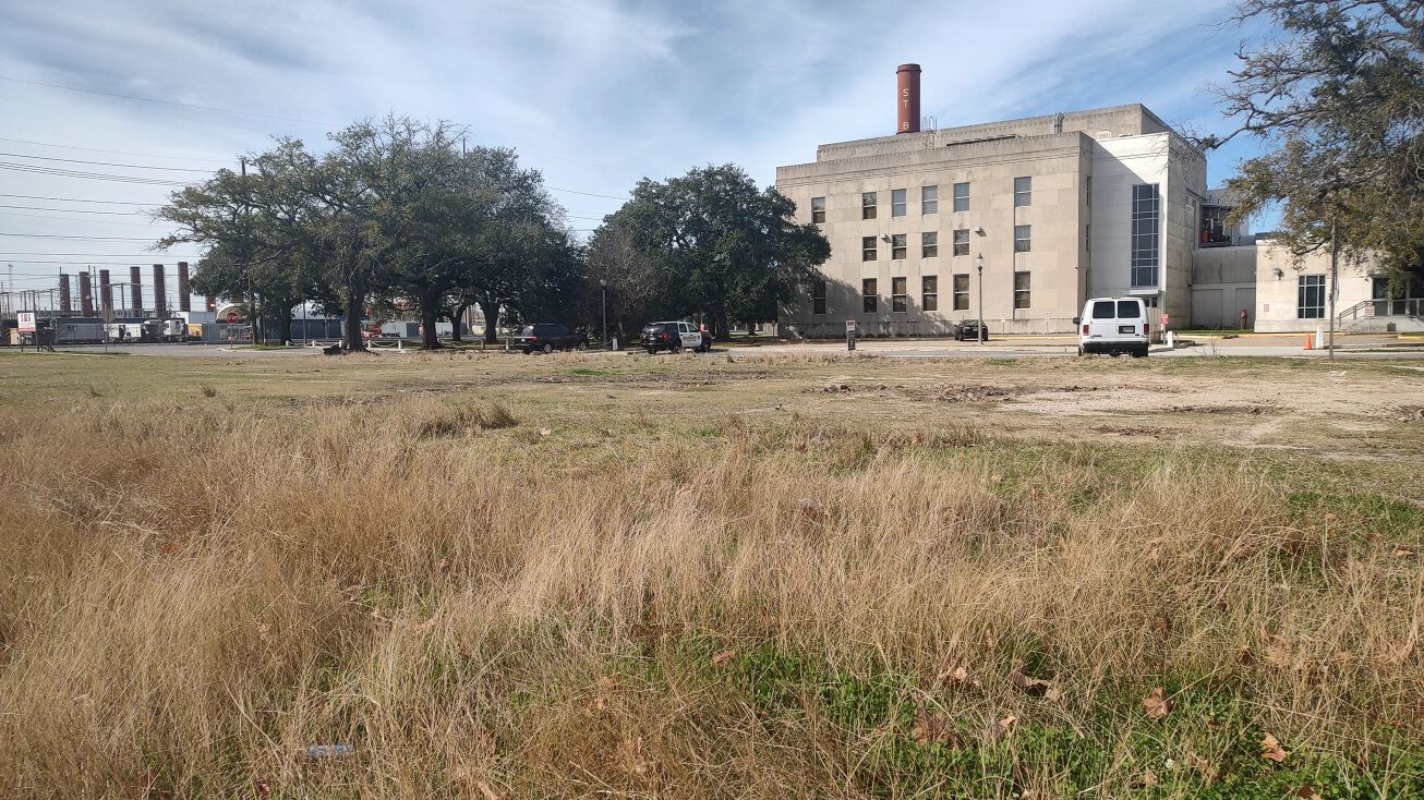 2011 Jackson Blvd, Chalmette, LA 70043