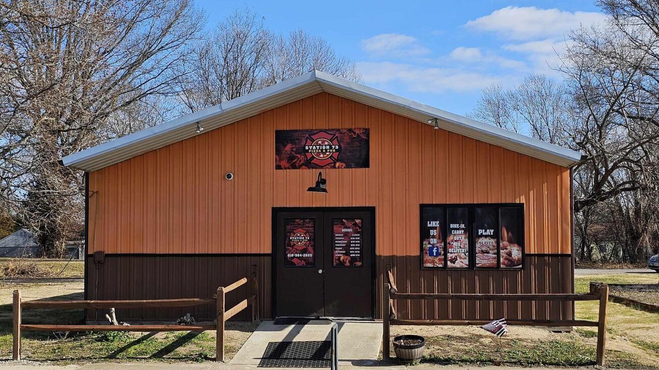 215 S MAIN Street, Royalton, IL 62983