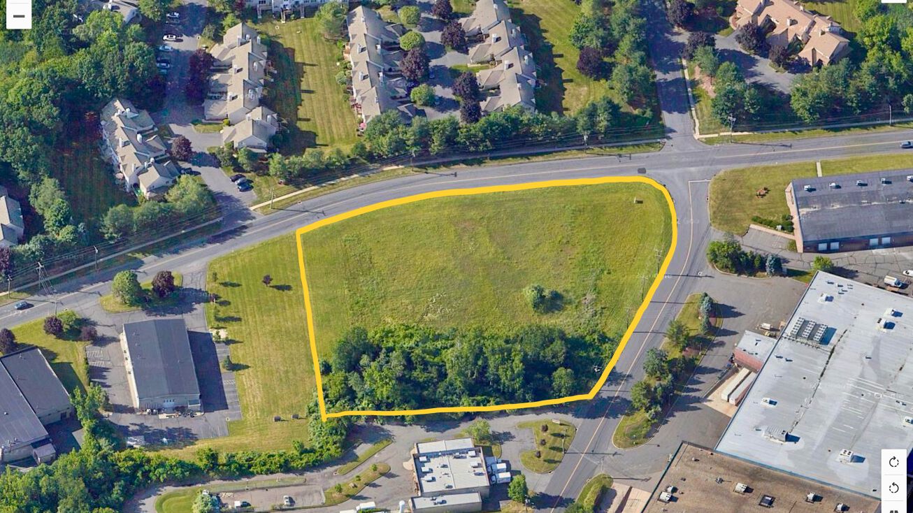 103 Louis St, Newington, CT 06111