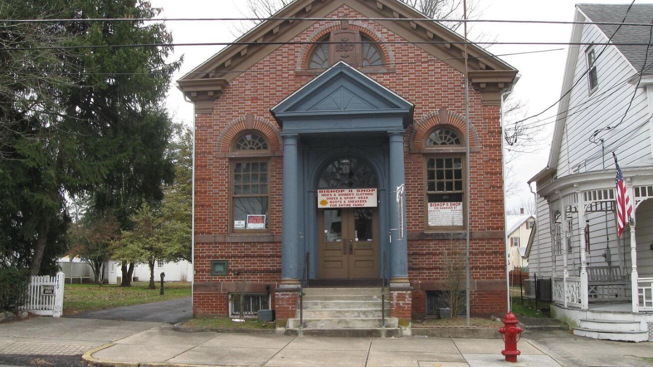 114 Hanover St, Pemberton, NJ 08068