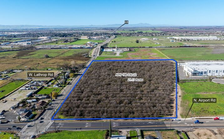 Pictures of Land property located at 2105 Airport Way, Manteca, CA 95337 for sales - image #1