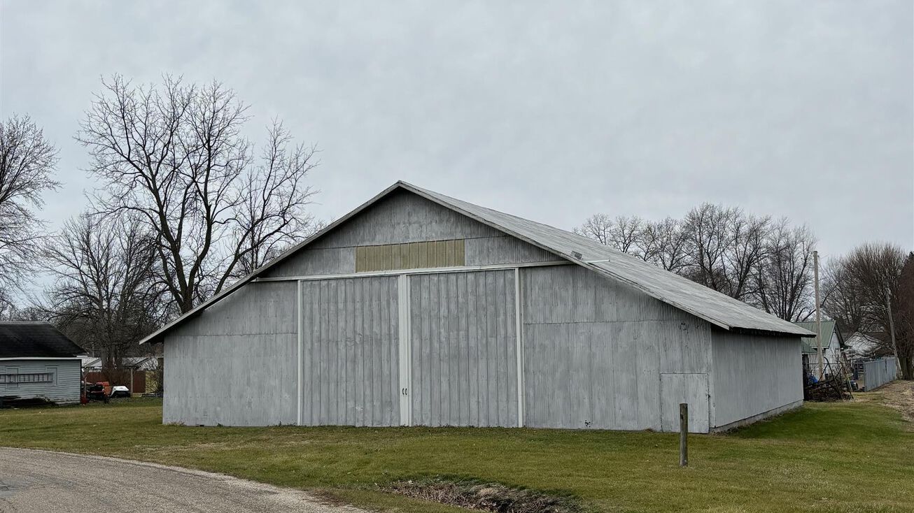 205 N MAIN Street, Armington, IL 61721