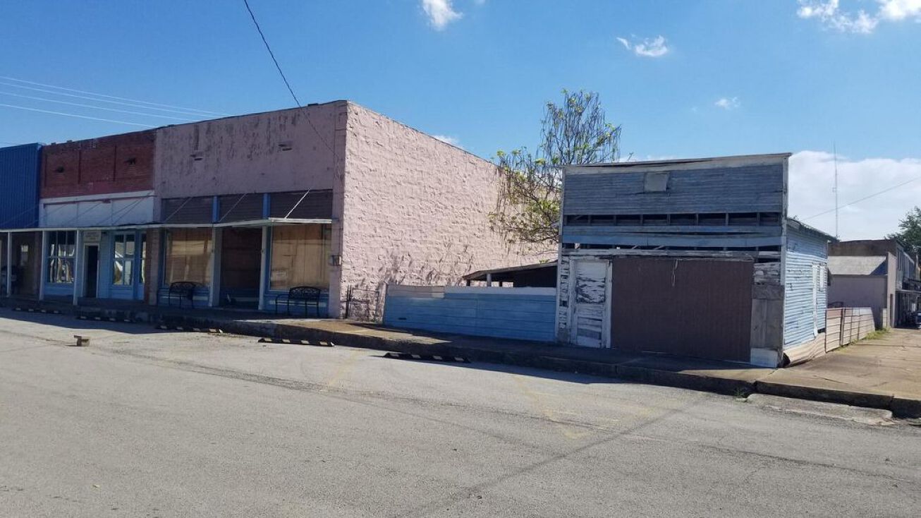 000 Diggins Street, Koshkonong, MO 65692