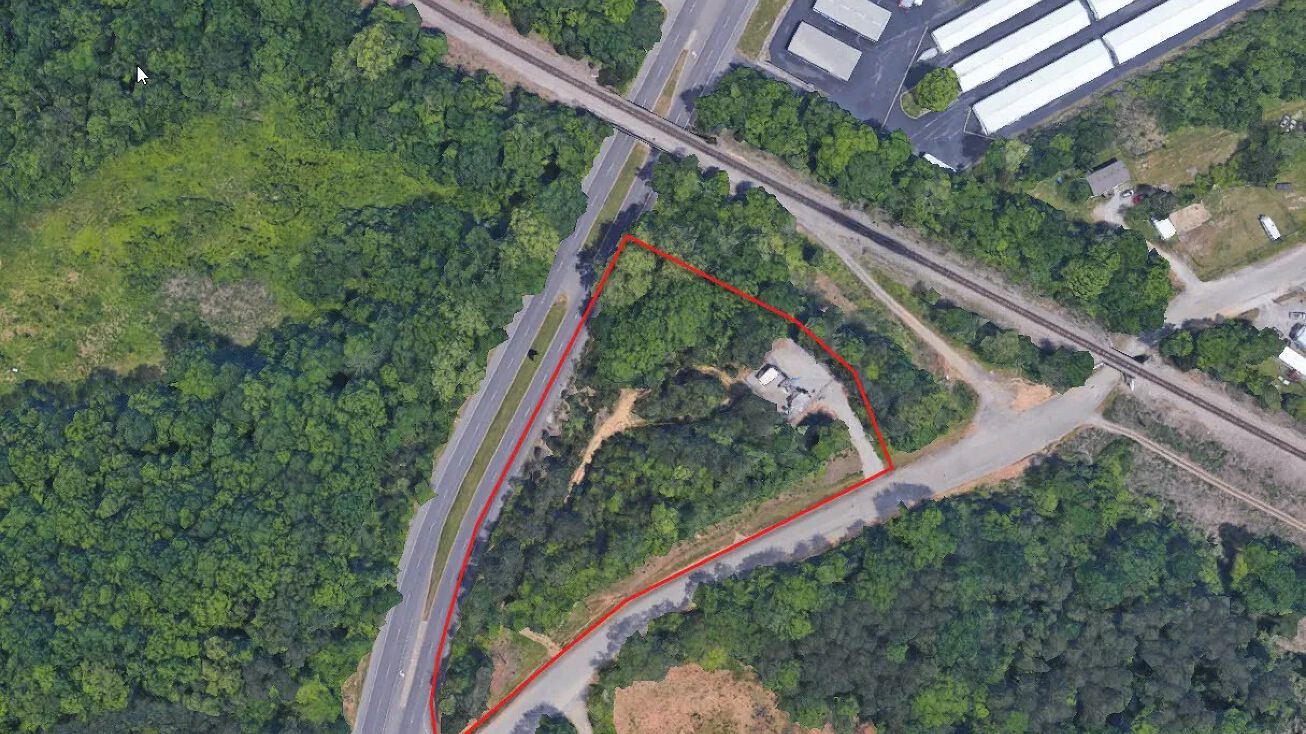 Elza Dr, Oak Ridge, TN 37830