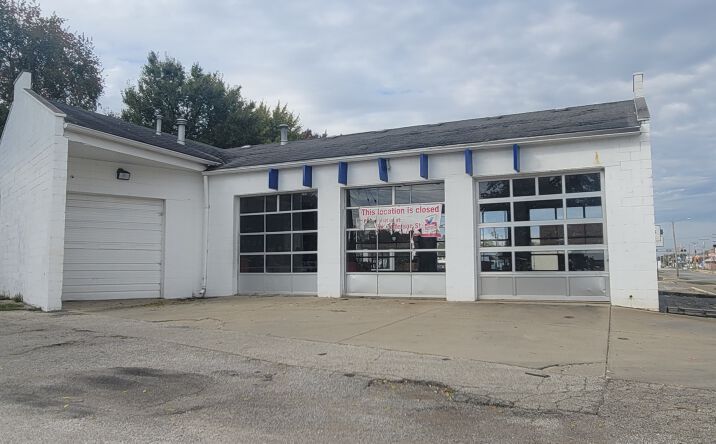 Pictures of Mixed Use, Retail property located at 700 N Grand Ave E, Springfield, IL 62702 for sales - image #1