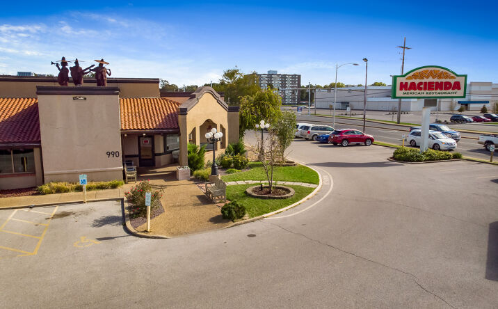 Pictures of Retail property located at 990 S Green River Rd, Evansville, IN 47715 for sales - image #1