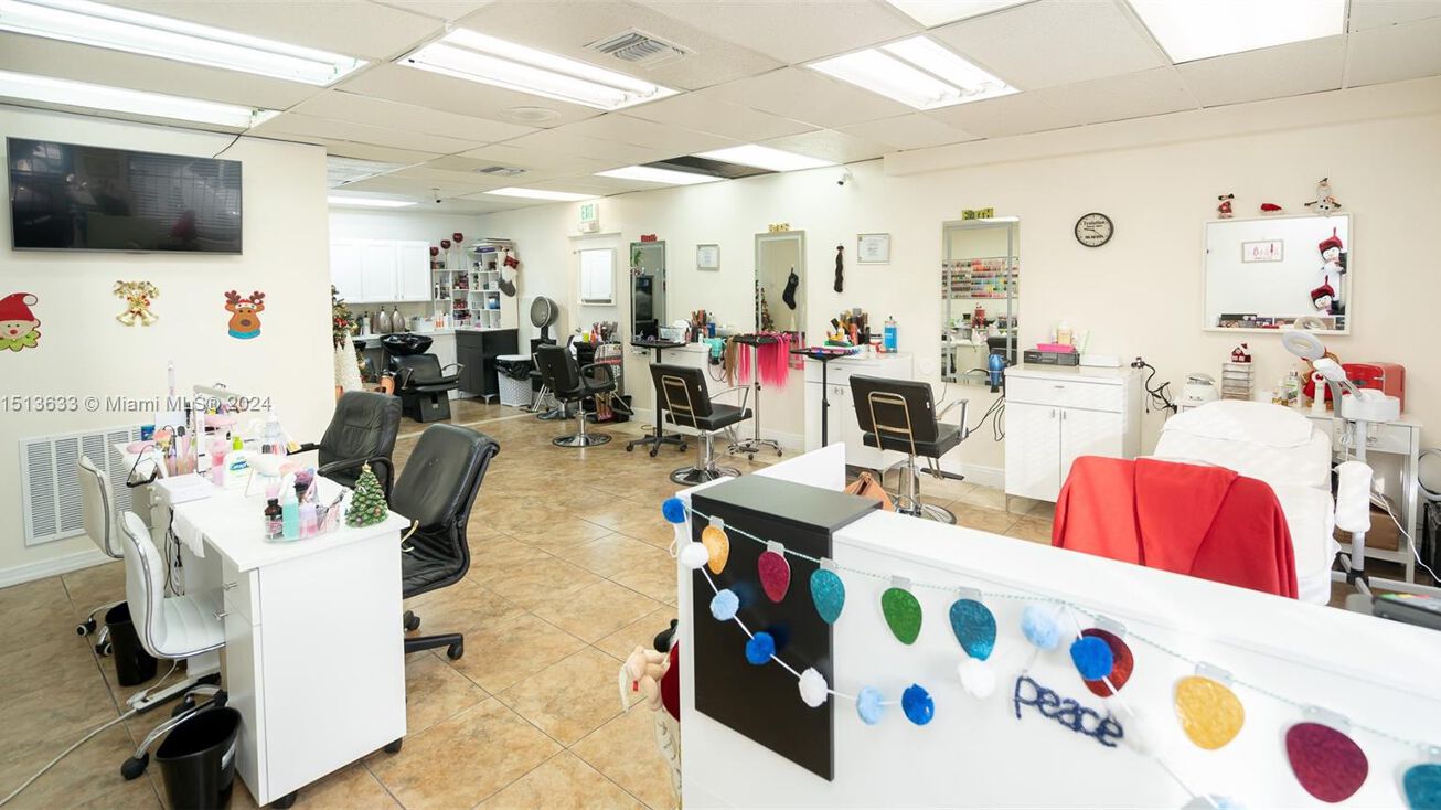 Fully Equipped Beauty Salon in Coral Gables, Coral Gables, FL 33134