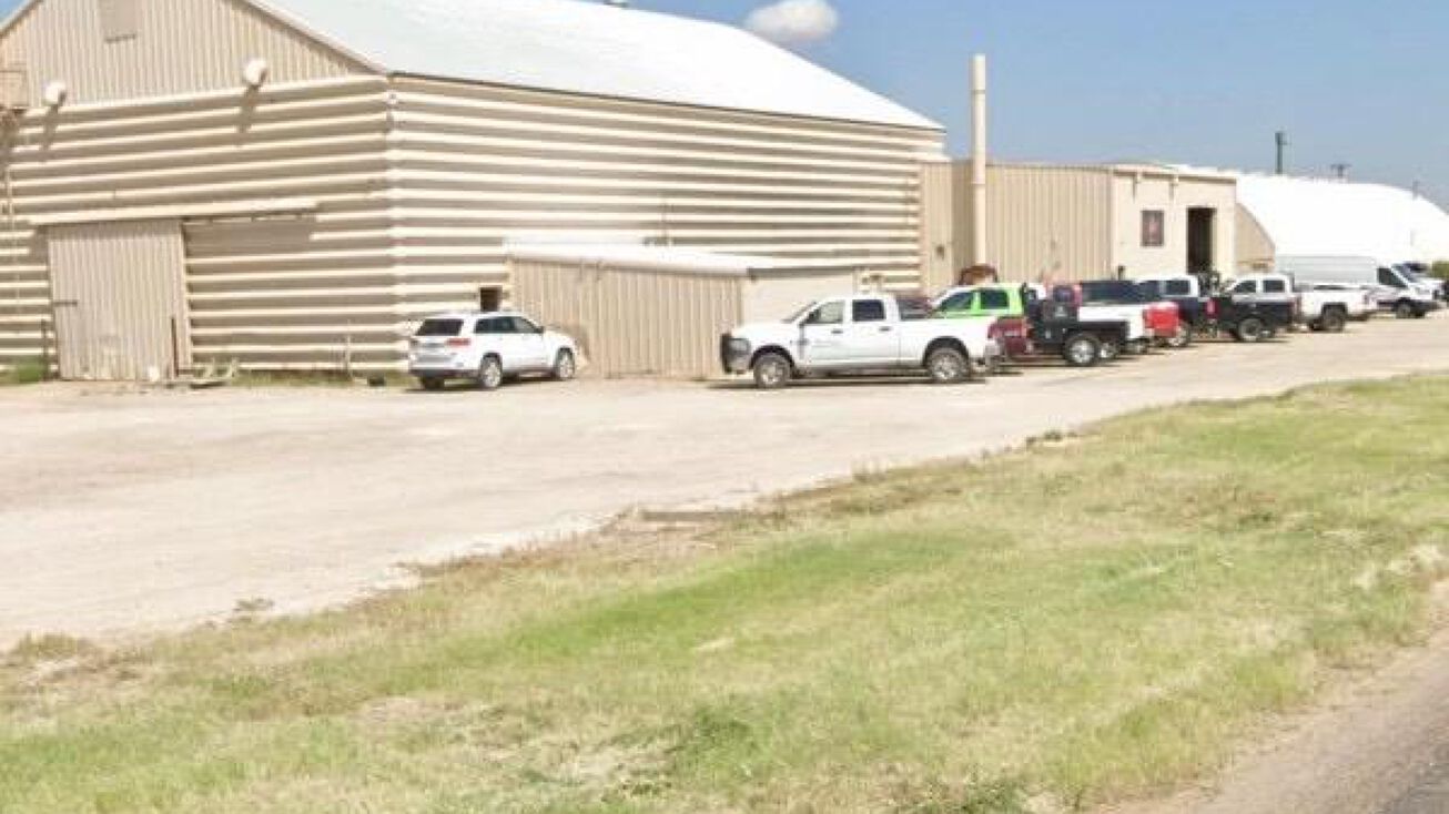 103 E 1st St, Idalou, TX 79329