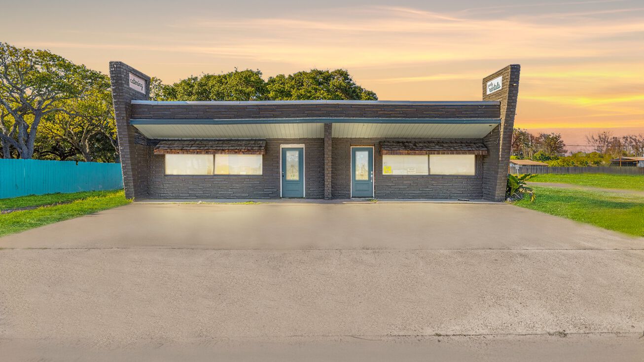 964 N Commercial St, Aransas Pass, TX 78336