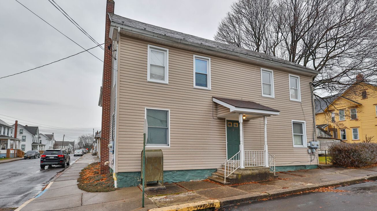 117 S Westbrook Ave, Pen Argyl, PA 18072