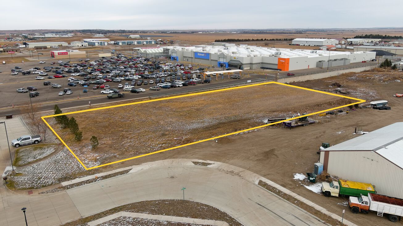 N Garfield Ave, Pierre, SD 57501