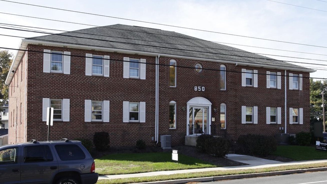 850 West Chester Pike, Havertown, PA 19083