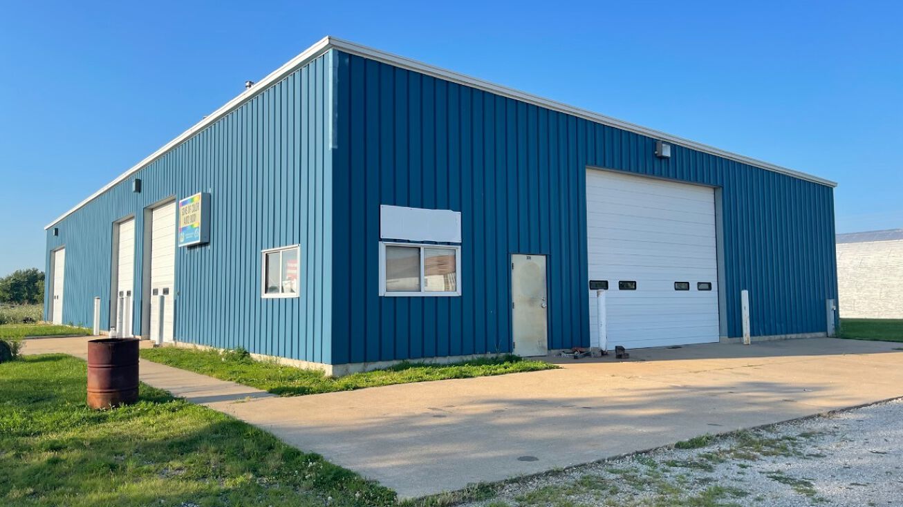 3096 County Rd 800 N, Wenona, IL 61377