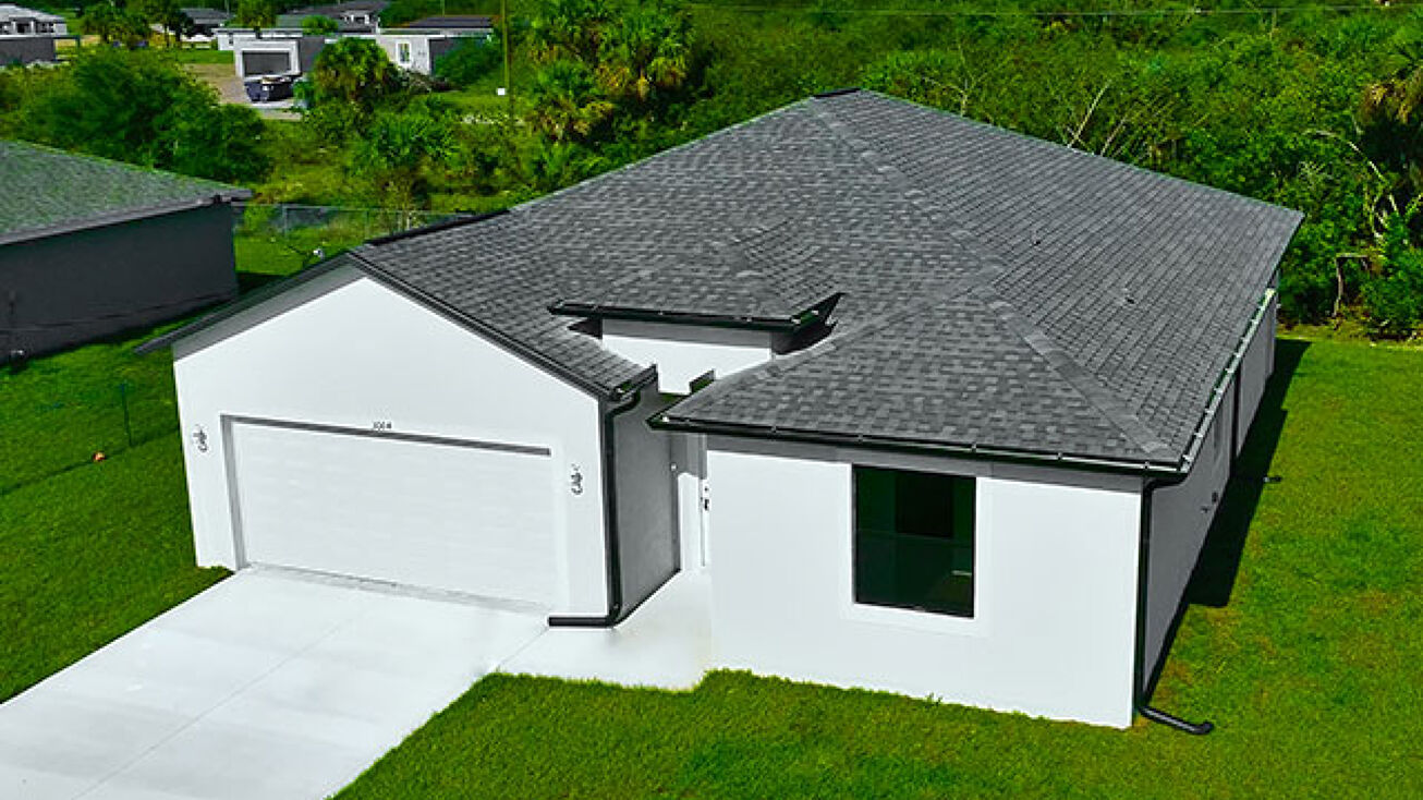 566 Woodview Dr, Lehigh Acres, FL 33972