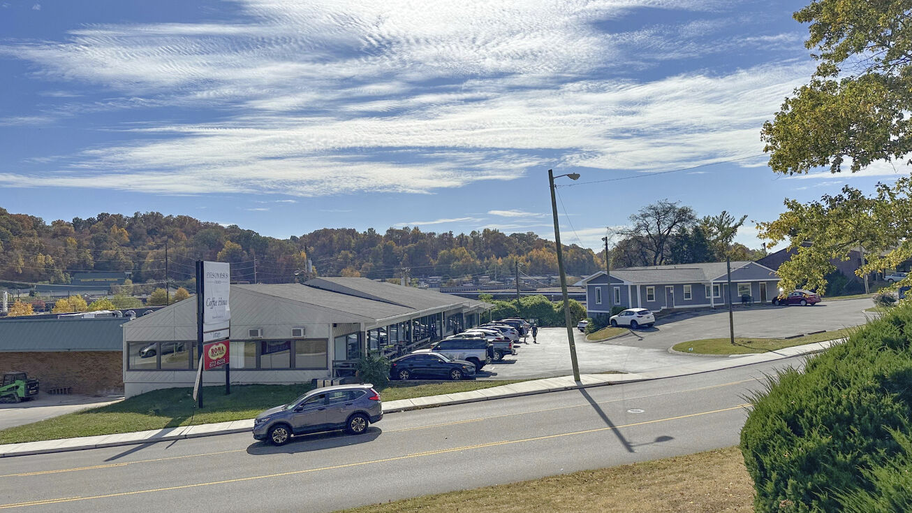 158 Belle Forest Cir, Nashville, TN 37221