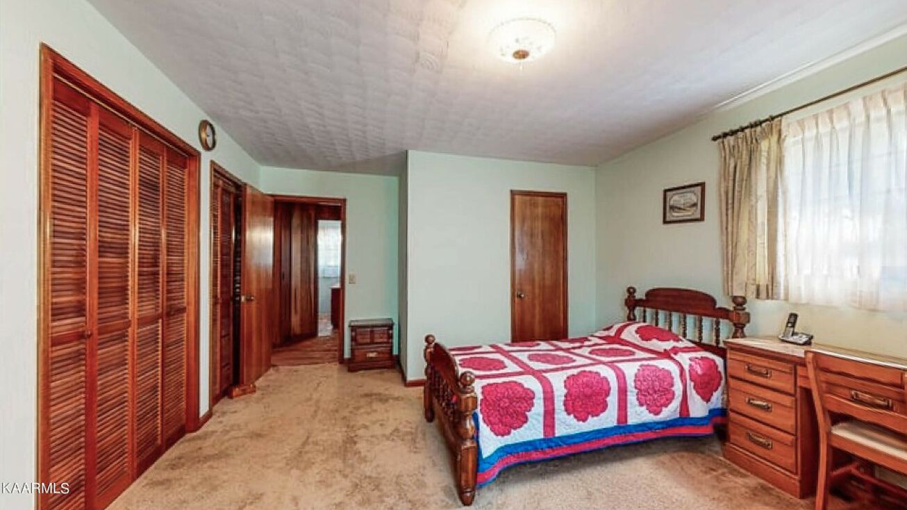 2631 Kyles Ford Hwy, Sneedville, TN 37869