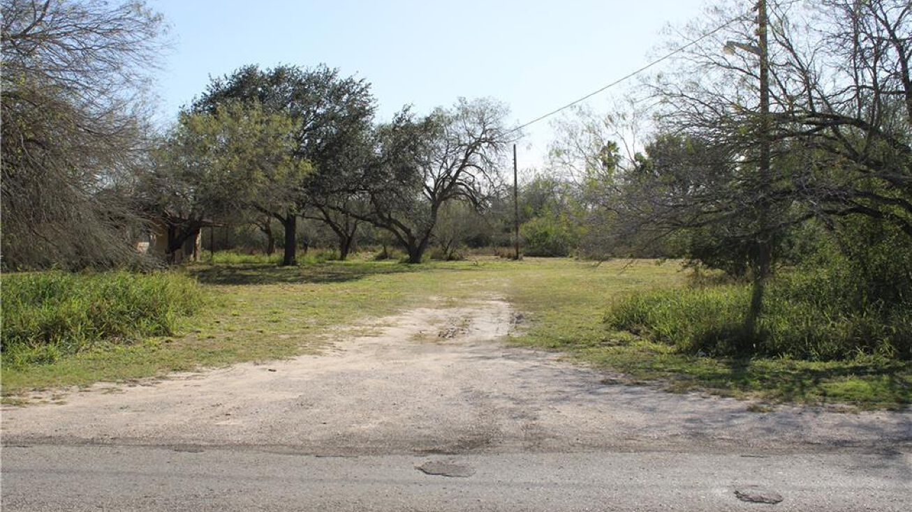 300 Ranchito Road, Falfurrias, TX 78355