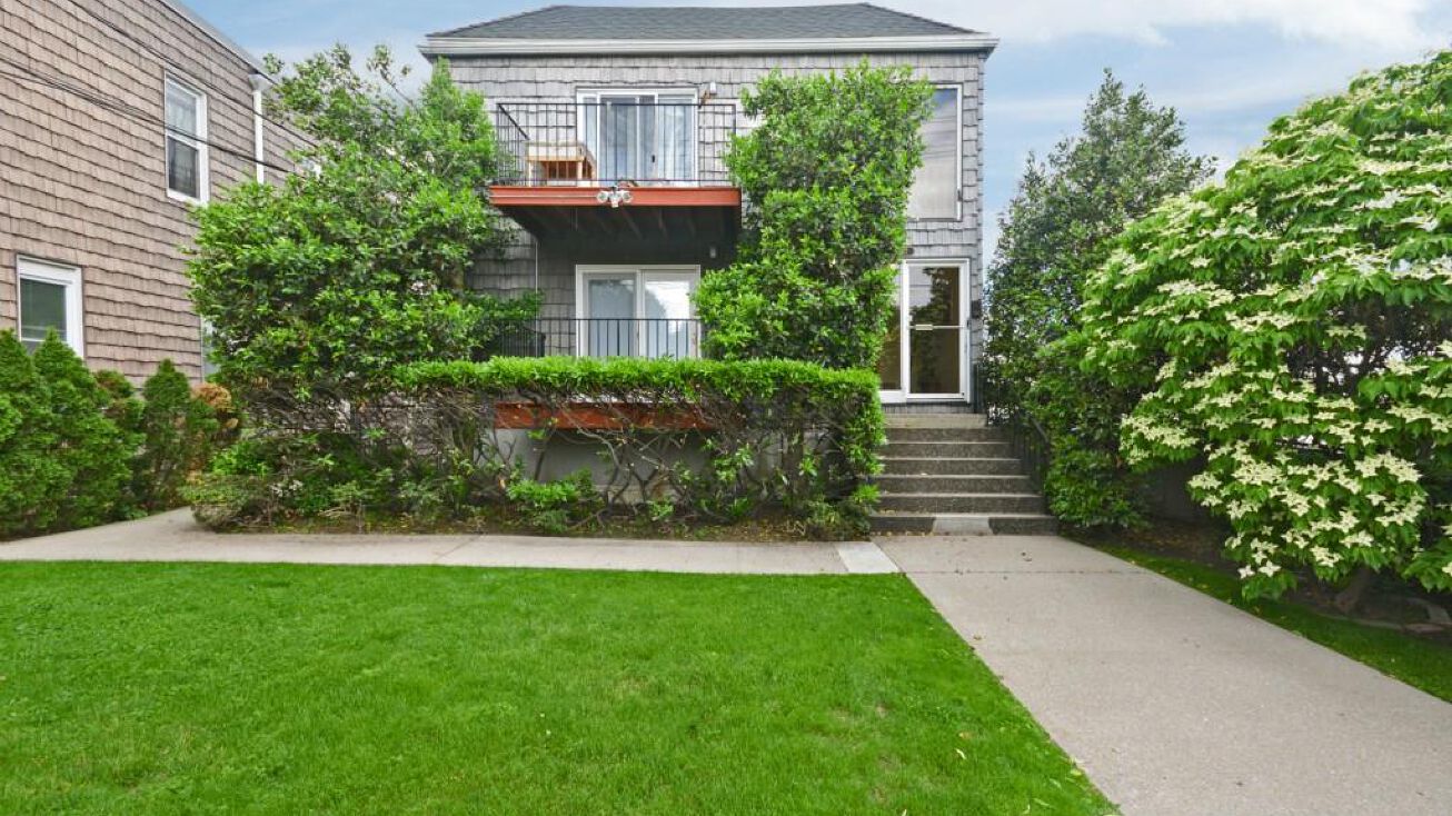 415 City Island Ave, The Bronx, NY 10464