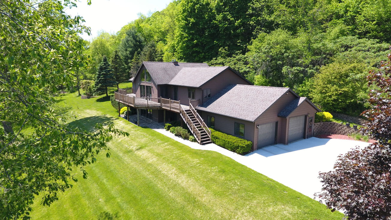 44892 Dull Rd, Soldiers Grove, WI 54655