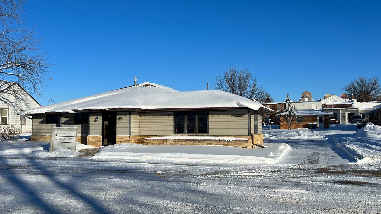 111 Arizona Ave NW, Orange City, IA 51041