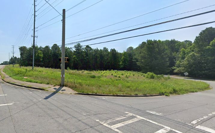 Pictures of Land property located at Bells Ferry Rd, Canton, GA 30114 for sales - image #1