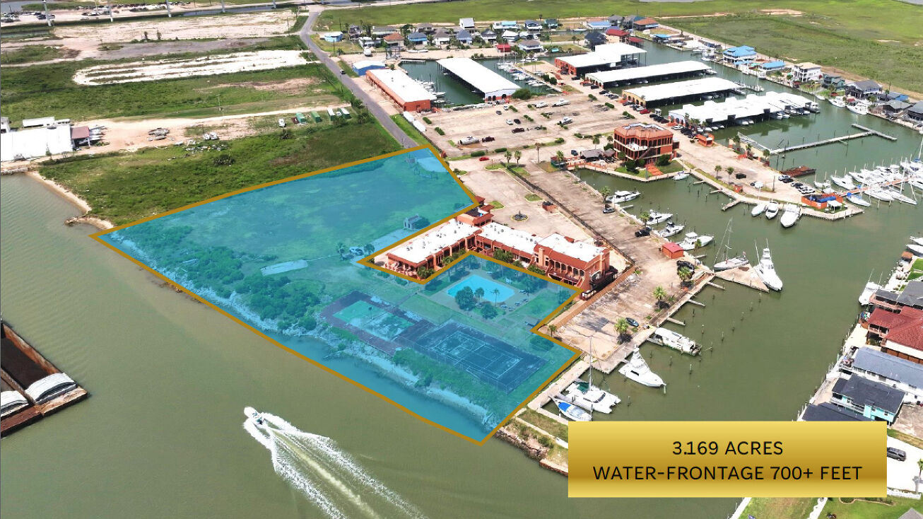 411 Sailfish Ln, Freeport, TX 77541