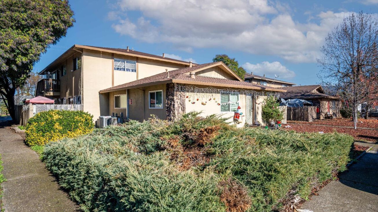 102 Laws Ave, Ukiah, CA 95482