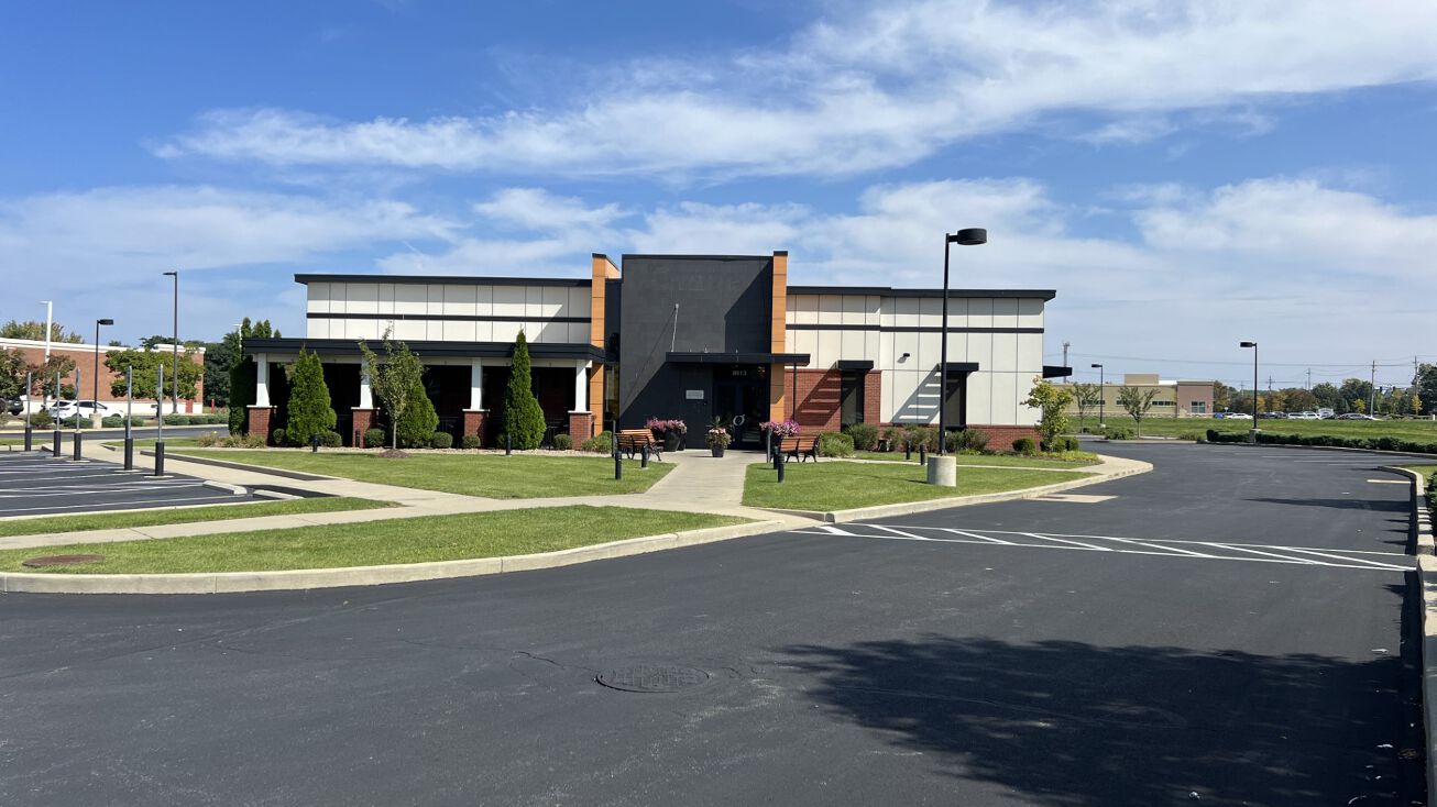 8913 Pearl Rd, Strongsville, OH 44136