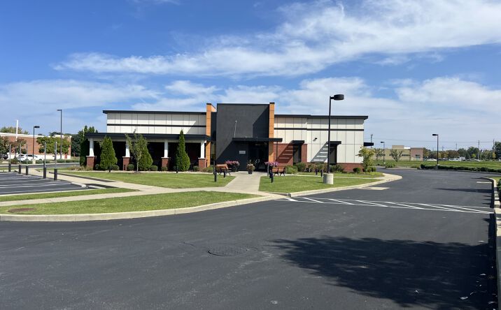 Pictures of Retail property located at 8913 Pearl Rd, Strongsville, OH 44136 for comps - image #1