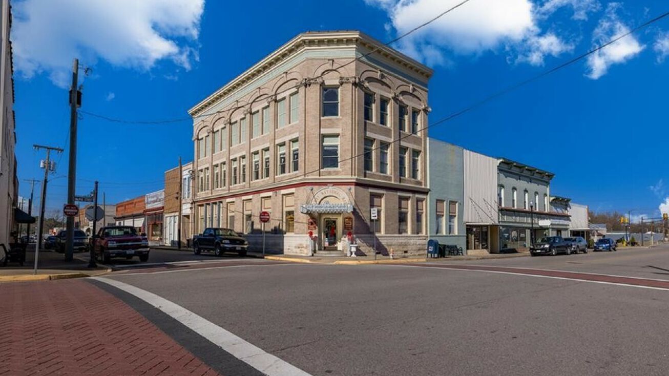 401 Halifax St, Emporia, VA 23847